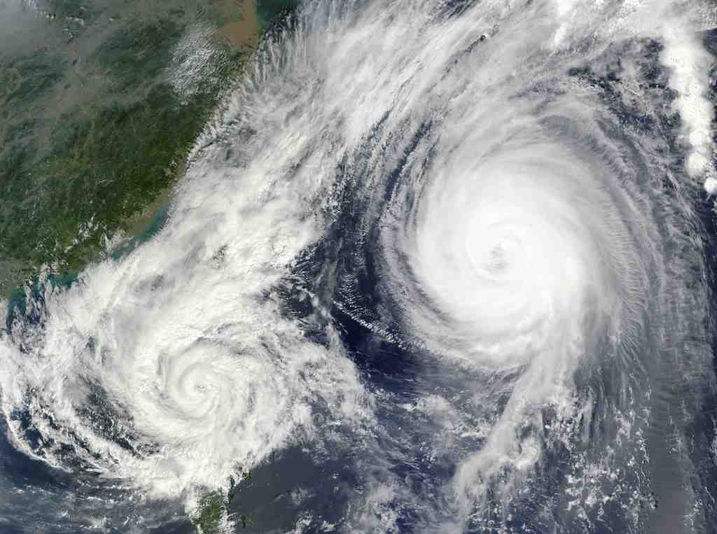 沖縄旅行は台風時期を避けよう！おすすめ時期と対策で安心快適な旅を、タイトル画像