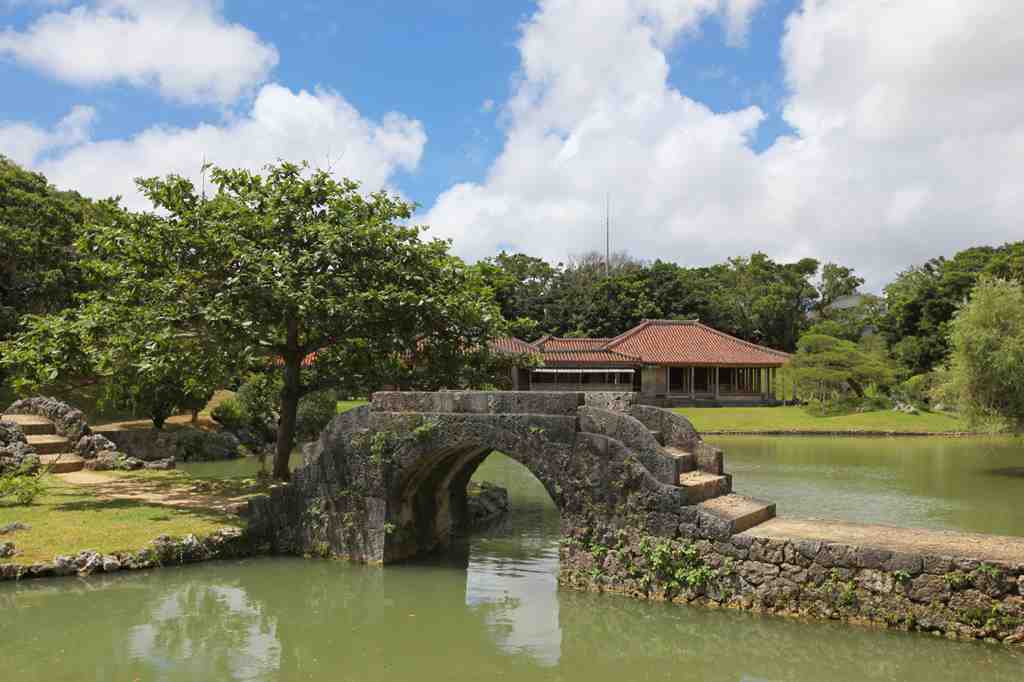 沖縄の庭園で世界遺産でもある識名園の画像