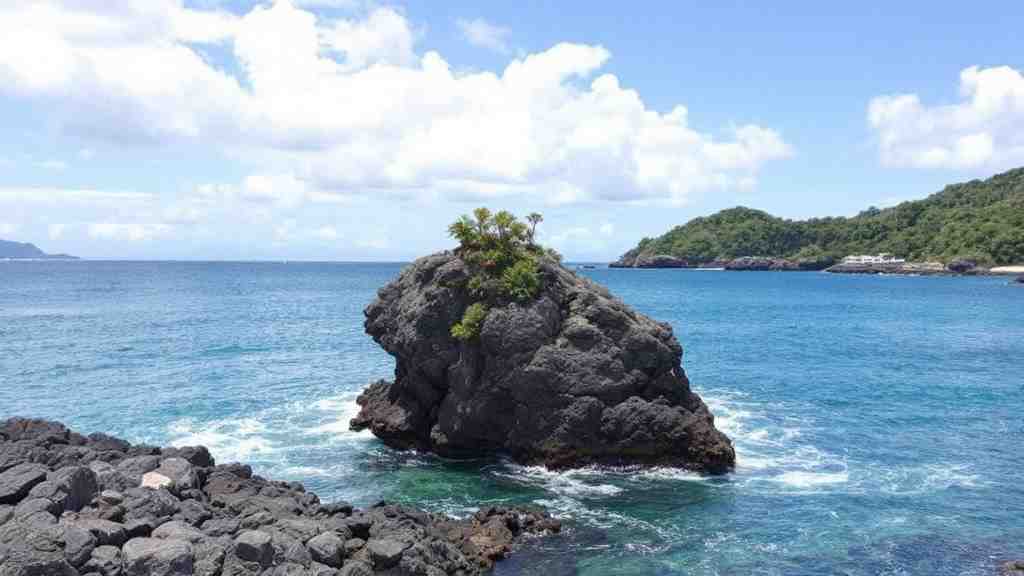 古宇利島（沖縄）で感動体験！ハートロック・絶景カフェ…人気スポット巡り、タイトル画像