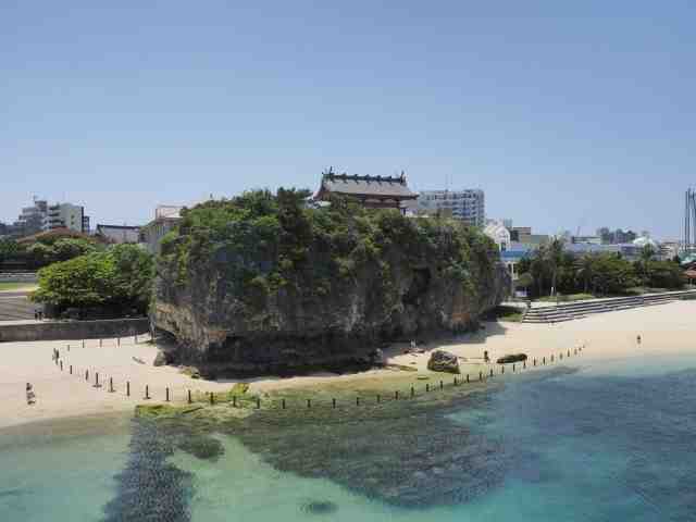 沖縄の波の上ビーチの画像