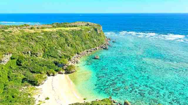 綺麗な沖縄の海の景色の画像